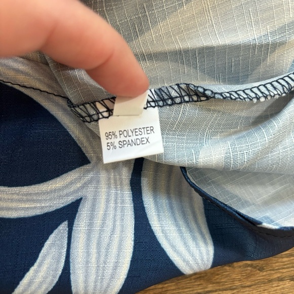 NEW! • Casual Boho Floral Loose V Neck 3/4 Wave Bell Sleeve Flowy Dress • Medium - Picture 4 of 4